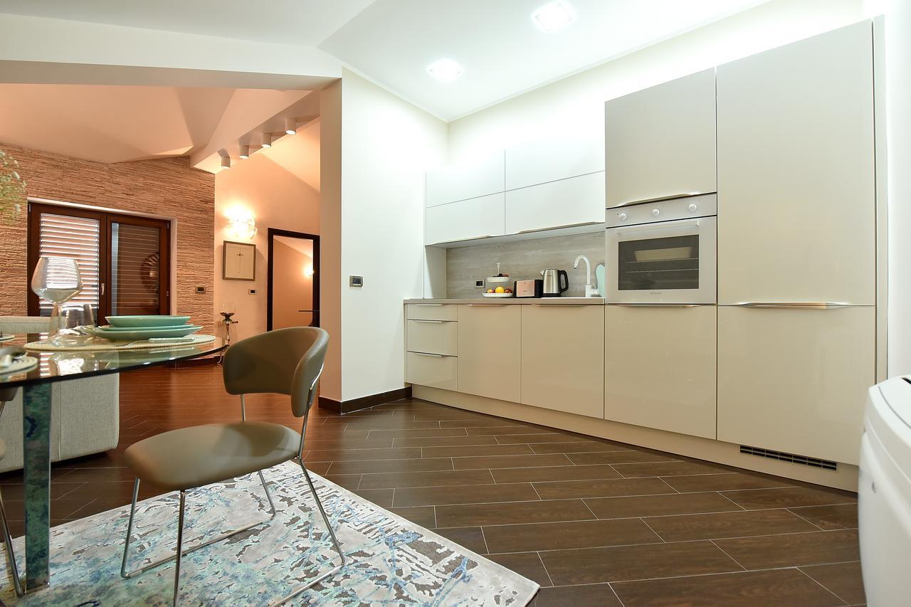 Appartamento Maniva Penthouse By The Sea Cattaro Esterno foto