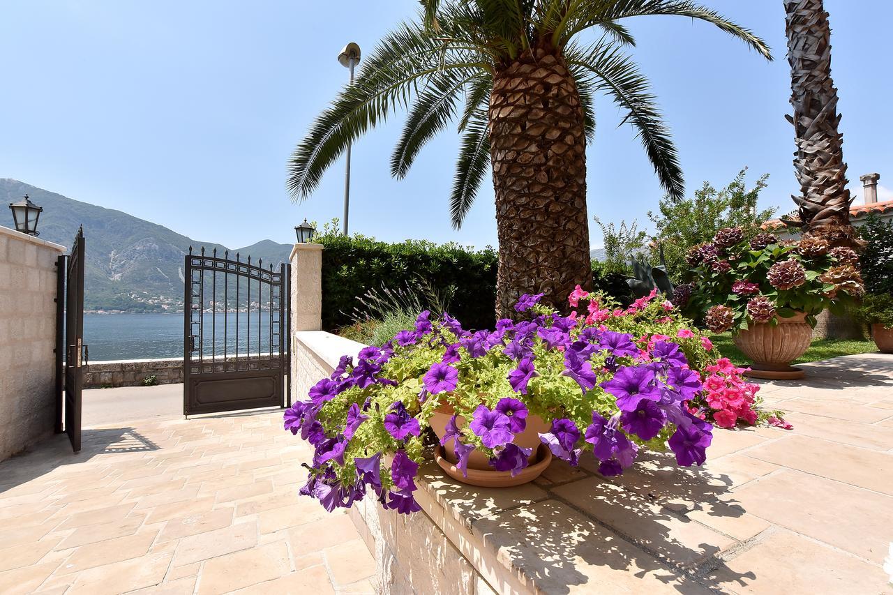 Appartamento Maniva Penthouse By The Sea Cattaro Esterno foto