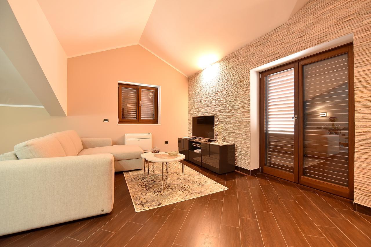 Appartamento Maniva Penthouse By The Sea Cattaro Esterno foto