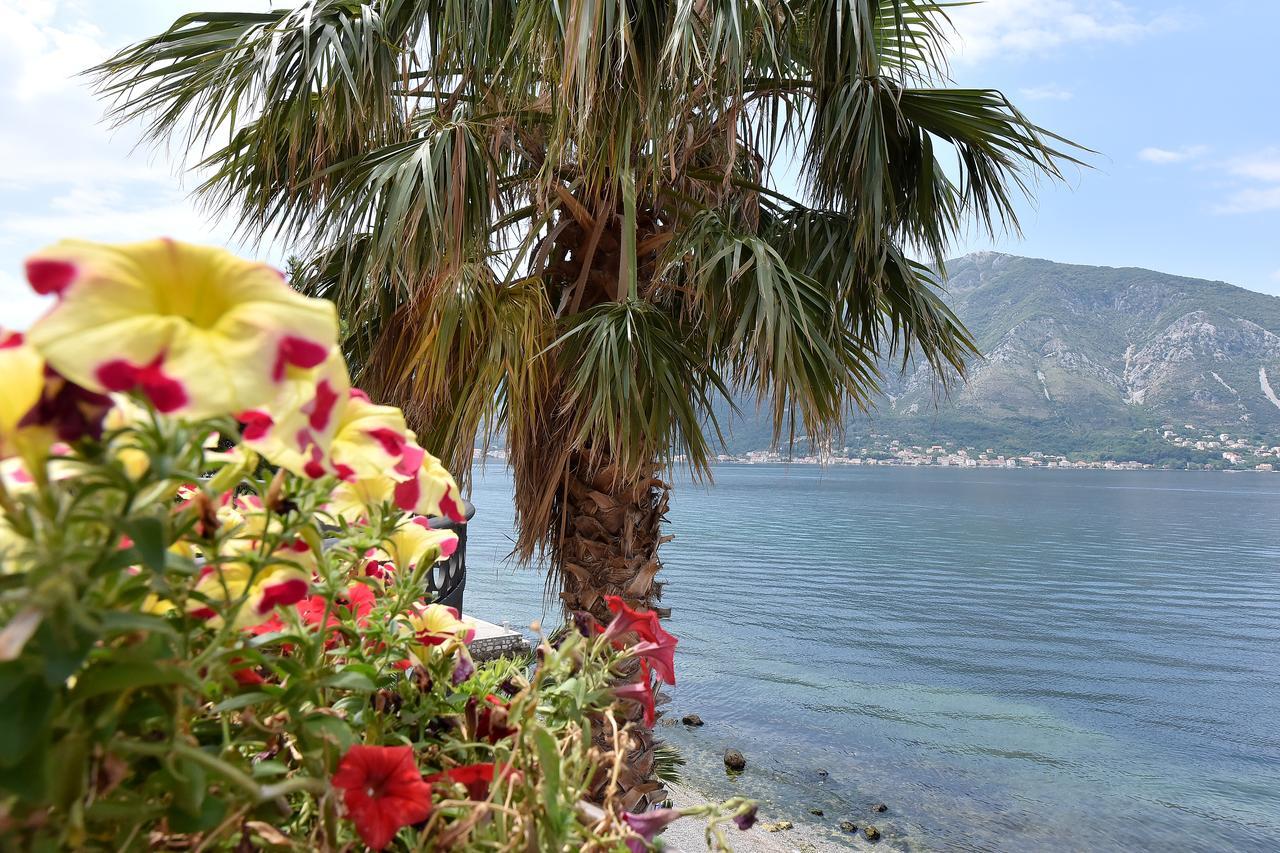 Appartamento Maniva Penthouse By The Sea Cattaro Esterno foto