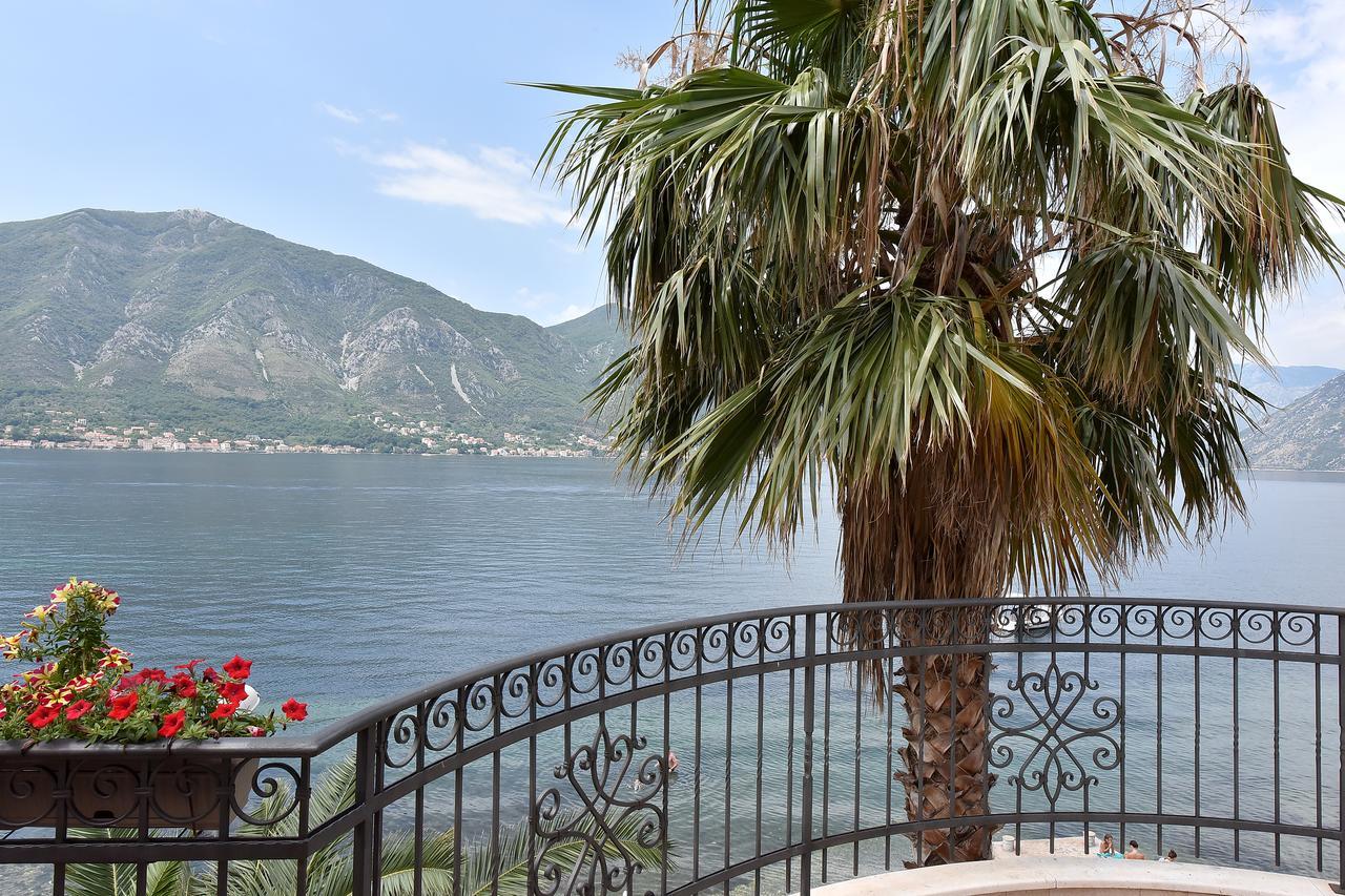 Appartamento Maniva Penthouse By The Sea Cattaro Esterno foto